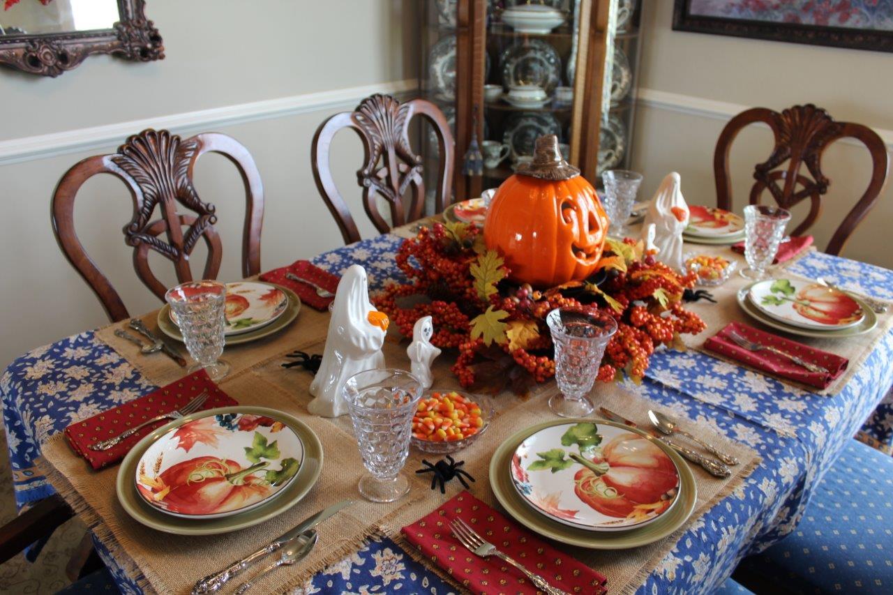 A SWEET AND SPOOKY HALLOWEEN TABLE - Belle Bleu Interiors